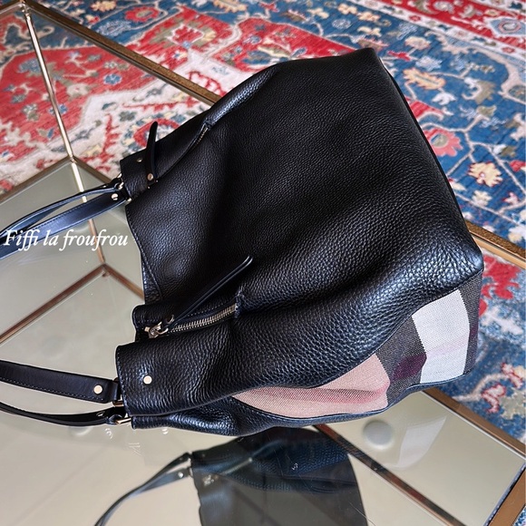 Authentic Burberry bag - Picture 4 of 10